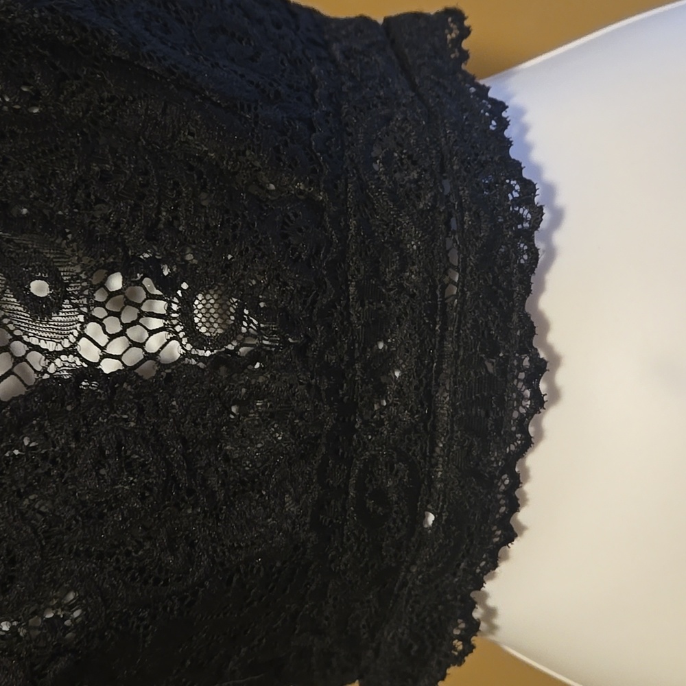 Bebe Elegant Black Lace Open Back Size 2 NWT - Picture 4 of 12